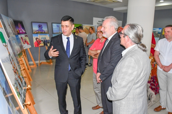 “Türkmenistan Fotoğraflarla” Sergisi ve Konferans