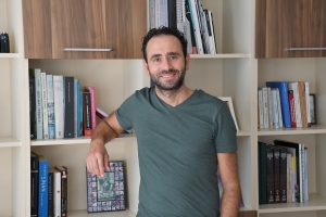 Dr. Öğr. Üyesi Muzaffer Özgüleş, “Kıdemli Akademisyen Ödülü”nü  almaya hak kazandı.