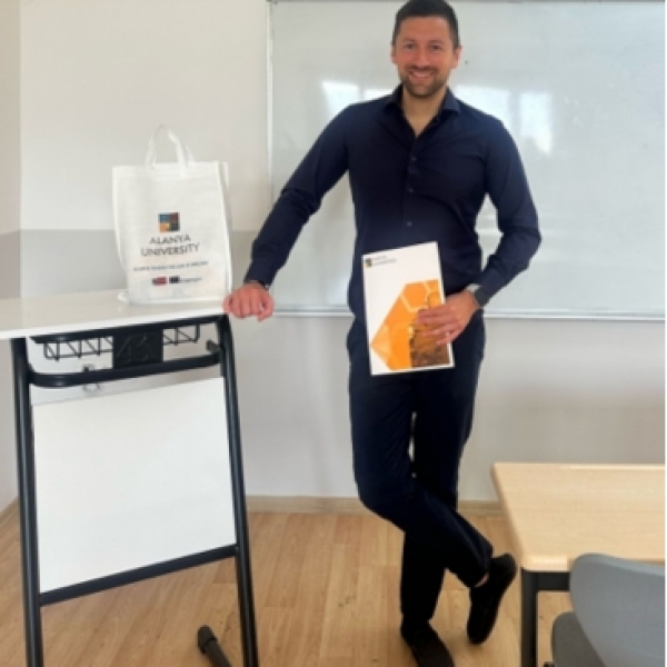 Business Talk Conference Series: Dr. Jędrzej Siciński Seminar