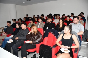06.11.2025 tarihinde, 2024 yılı Bilgisayar Mühendisliği mezunlarımızla öğrencilerimizi bir araya getiren “Mezun - Öğrenci Buluşması” etkinliğimizi gerçekleştirdik!