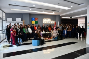 Alanya Üniversitesi’nde Yeni Yıl Buluşması: Rektör Turan SAĞER Akademik ve İdari Personelin Yeni Yılını Kutladı