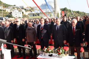 Antalya Valisi Hulusi Şahin’in Teşrifleriyle gerçekleştirilen okul açılışına Alanya Üniversitesi Rektörü Prof. Dr. Turan SAĞER'de katıldı.