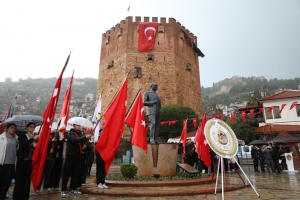 Alanya Üniversitesi Rektörü Prof. Dr. Turan Sağer, Atatürk’ün Alanya’ya Gelişinin 91. Yıl Dönümü Törenine Katıldı