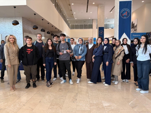 Batı Akdeniz Kariyer ve İstihdam Fuarı, yeni bilgiler ve fırsatlarla dolu verimli bir etkinlik olarak gerçekleşti.