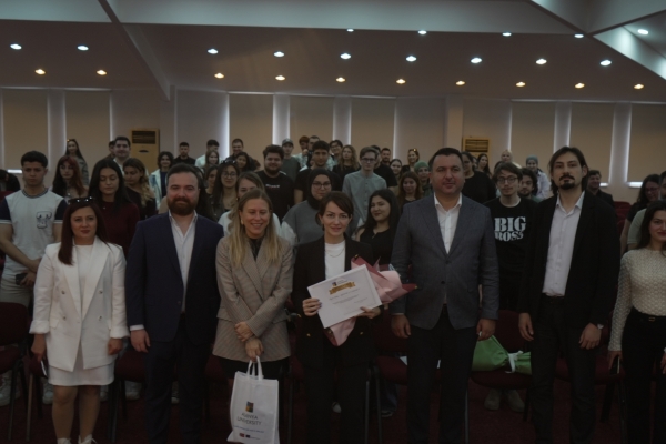 ALANYA ÜNİVERSİTESİ’NDE TURİZMİN GELECEĞİ ELE ALINDI