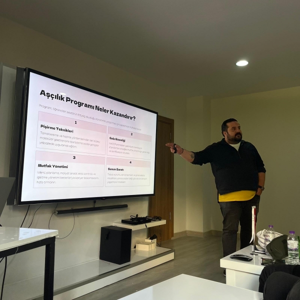 1. Sınıf Öğrencilerine Yönelik Kariyer Danışmanlığı Toplantısı Gerçekleştirildi