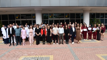 Alanya Üniversitesi Meslek Yüksekokulu’nda Öğrenciler Önlüklerini Giydi