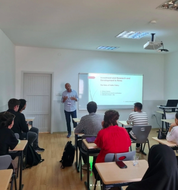 Alanya Üniversitesi Turizm İşletmeciliği ve İşletme Bölümlerinin ortaklaşa düzenlediği etkinlik kapsamında, Sassari Üniversitesi'nden Sayın Oliviero CARBONI'yi kampüsümüzde ağırlamaktan büyük mutluluk duyduk.