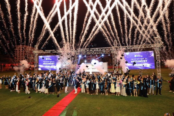 Alanya Üniversitesi 2025-2026 yılı mezunlarımızı tebrik ediyor, kariyer yolculuklarında başarılar diliyoruz.