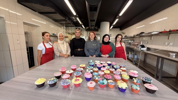 Alanya Üniversitesi Sürekli Eğitim Merkezi bünyesinde düzenlenen Profesyonel Pastacılık Eğitimi başarıyla tamamlandı.