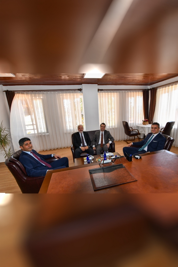 Rektör Prof. Dr. Turan Sağer, Kent Protokolünü Makamında Ağırladı