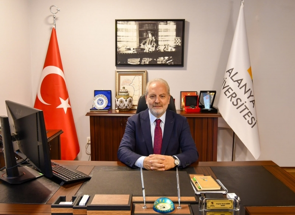 Rektör Prof. Dr. Turan Sağer’den Üniversite Hayatına Adım Atan Gençlere Mesaj