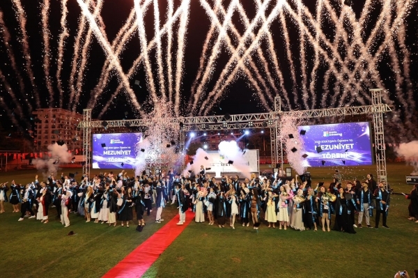 Alanya Üniversitesi’nde Gurur ve Duygu Dolu Mezuniyet Töreni