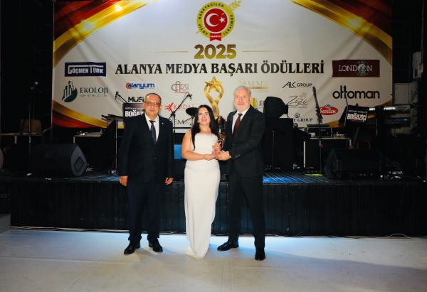 Alanya Üniversitesi Rektörü Prof. Dr. Turan Sağer, Alanya Medya Başarı Ödülleri Töreni’ne Katıldı