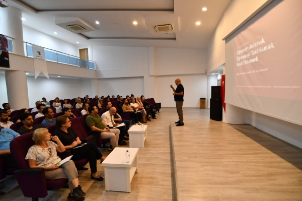 Alanya Üniversitesi’nde “Eğiticinin Eğitimi” Programının İlk Oturumu Gerçekleştirildi
