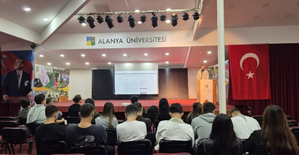 Uluslararası Ticaret ve Lojistik Bölümü Eğitim Öğretimde Akreditasyon Süreci ve Kalite Güvencesi Bilgilendirme Toplantısı Gerçekleştirdi