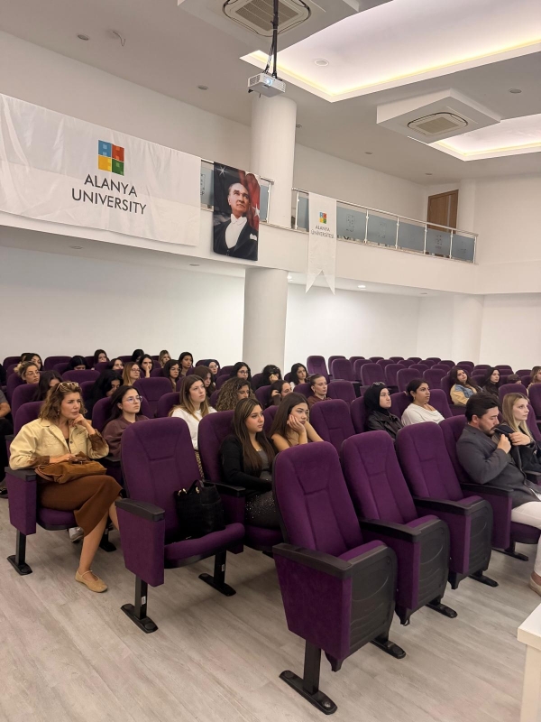 Almanya’dan çevrim içi bağlantıyla bizlere konuk olan Mimar Meltem Bayram’ı ağırladık.