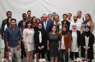 Sayın Mevlüt Çavuşoğlu uluslararası öğrencilerimizle
