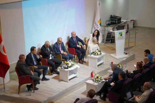 Üniversitemizde düzenlenen 'Kimseyi geride bırakma' paneli basında yer aldı.