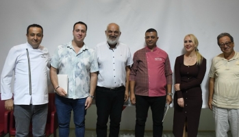 Alanya Üniversitesi tarafından 20 Ekim Dünya Aşçılar Günü kapsamında “Aşçılığın Dünü Bugünü ve Yarını – Dünya Aşçılar Günü Paneli” düzenlendi.