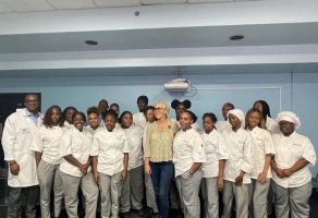 Doç. Dr. Esra Mankan, Erasmus+ KA171 Programı Kapsamında Bahamalar Üniversitesi'ni Ziyaret Ederek Ders Verme Etkinliğinde Bulundu.